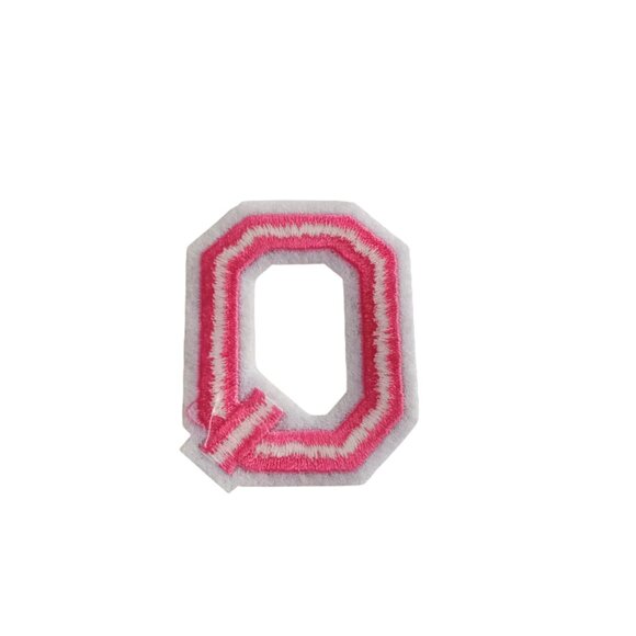 🎯 10 for $12 / Pink & White Letter Q Iron-On Patch - Picture 2 of 5